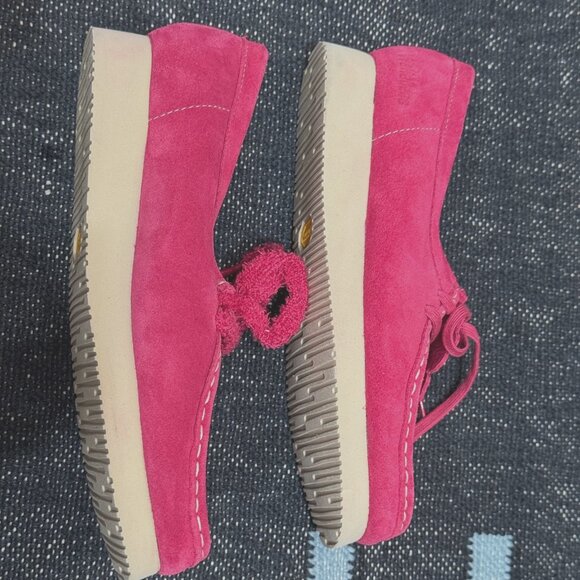 Clarks Originals Wallabee Day Moccasins Shoe, Bright Pink, US 9.5/EU 41 - Picture 9 of 16